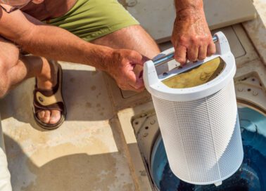 Cómo cambiar la arena del filtro de tu piscina: guía completa y consejos prácticos